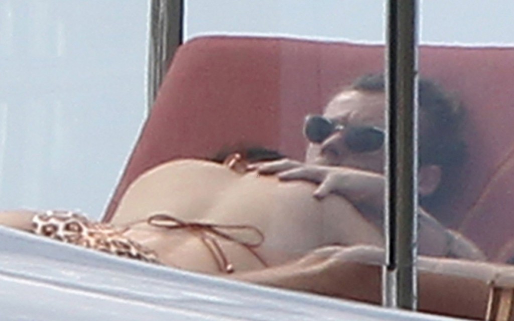 kendall-jenner-harry-styles-yacht-pda-2015-new-years-04