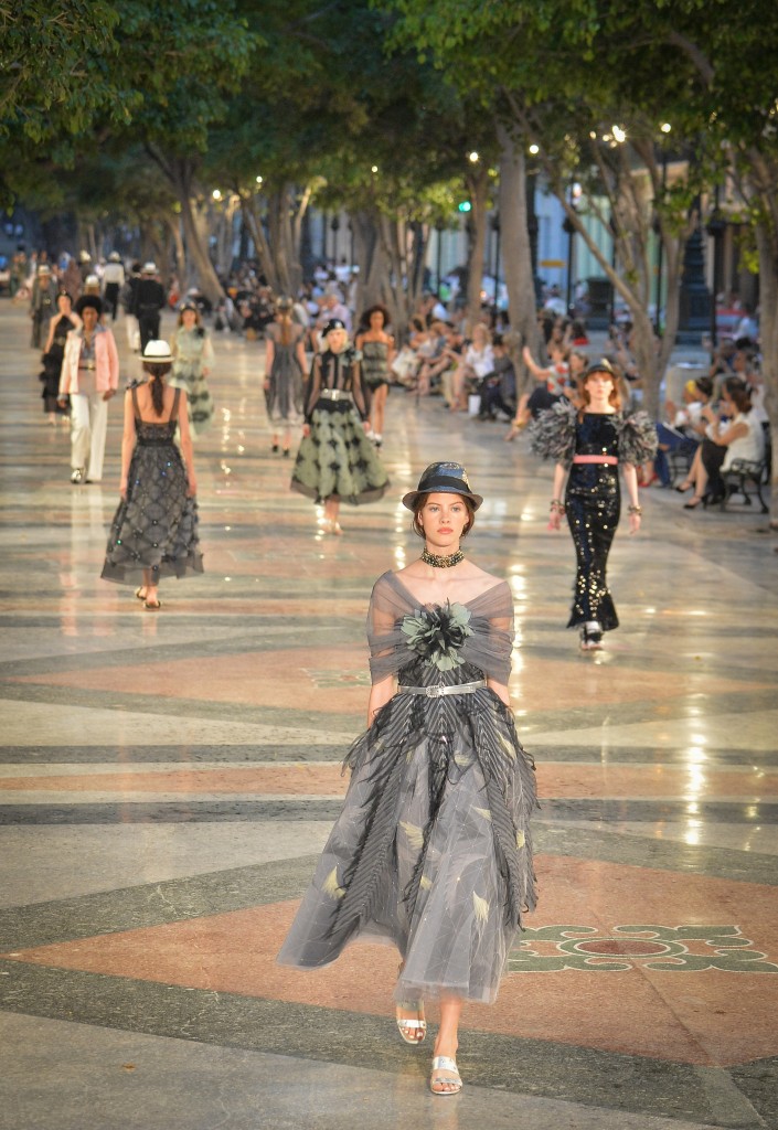 Canel's performance at the Prado promenade in Havana, on May 3, 2016. / AFP PHOTO / ADALBERTO ROQUE