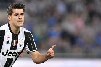 Juventus' forward from Spain Alvaro Morata celebrates after scoring during the Italian Tim Cup final football match AC Milan vs Juventus on May 21, 2016 at the Olympic Stadium in Rome. AFP PHOTO / TIZIANA FABI / AFP PHOTO / TIZIANA FABI