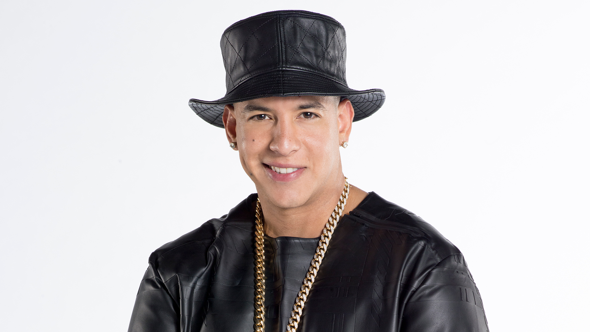 Дэдди фото. Дэдди Янки. Daddy Yankee 2022. Yankee певец. Daddy Yankee фото.