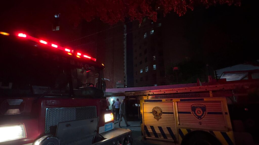 Una camioneta explotó y genera voraz incendio en edificio de Maracaibo - Diario Versión Final
